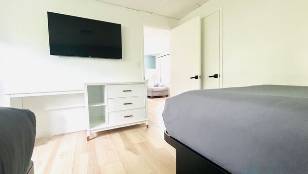 Two Bed Kitchen Suite - Lakeside Photo 2
