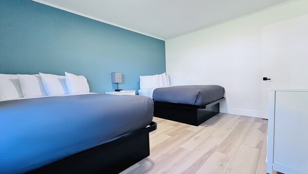 Family Suite - Lakeside Photo 1