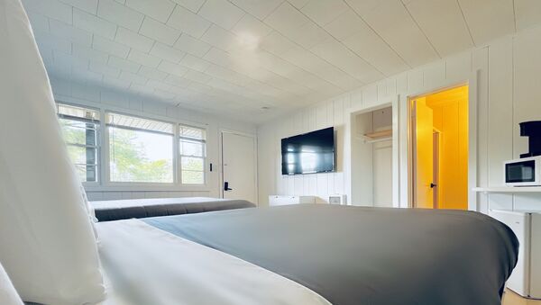 Two Full Beds Nonsmoking Northside Photo 1
